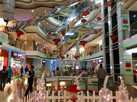DLF MEGA MALL (Gurugram (Gurgaon)) .